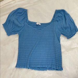 Blue puffer sleeve top
